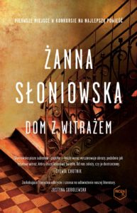 dom-z-witrazem