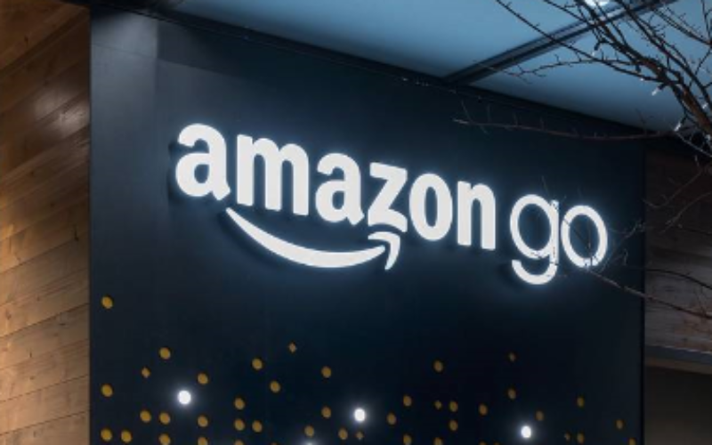 Amazon Go – płatności nie przy kasach, tylko w aplikacji mobilnej. Zobacz jak to działa