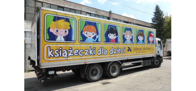 360 tysięcy książek trafi do noworodków