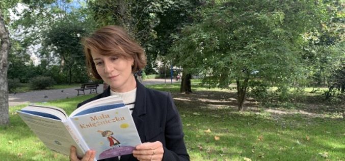 Maja Ostaszewska czyta fragmenty „Małej Księżniczki” z okazji Ogólnopolskiego Dnia Głośnego Czytania