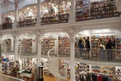 Francja chce wprowadzić minimalną opłatę 3 EURO za dostawę książek kupionych online