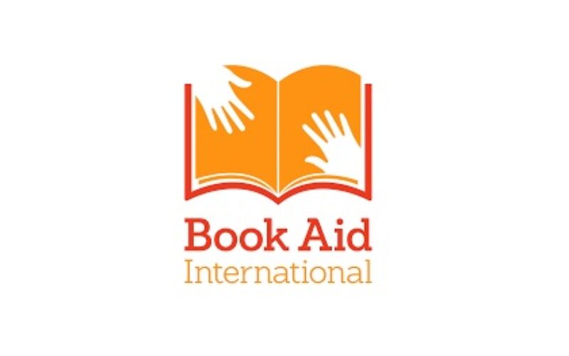 Book Aid ofiarowuje książki Fundacji Powszechnego Czytania
