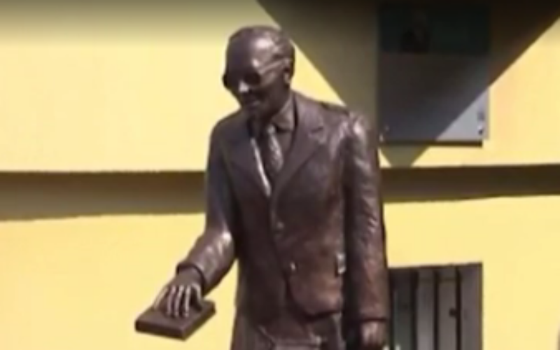 Odsłonięto pomnik twórcy wydawnictwa Media Rodzina