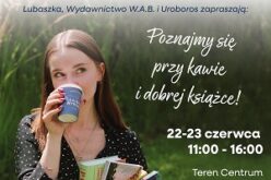 Plenerowa kawiarnia i czytelnia wydawnictwa W.A.B. i Lubaszki stanie przy Centrum Nauki Kopernik
