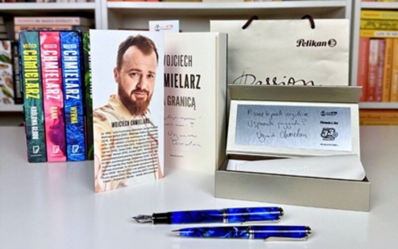TaniaKsiazka.pl dla WOŚP – Autografy Wojciecha Chmielarza i luksusowy komplet piśmienniczy
