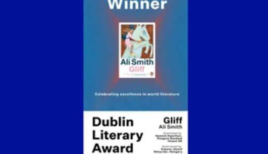 „Gliff” Ali Smith z Dublińską Nagrodą Literacką 2026!